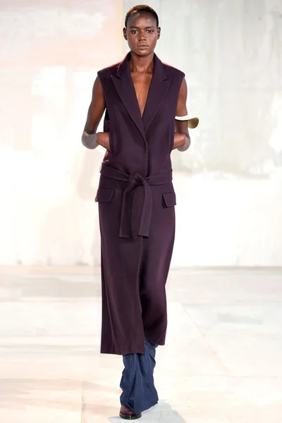 Look 8